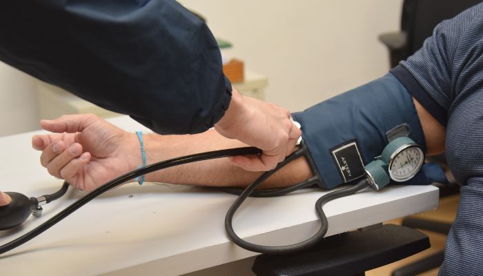 Foto: SESA Com nova classificação da pressão 12 por 8, Paraná reforça rede de diagnóstico